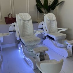 Muse Nails And Spa - Clean & modern aesthetic. Ready for my pedicure!