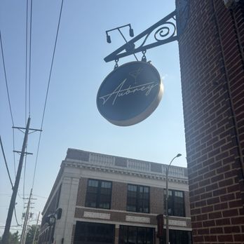 Aubrey - American Near Me - St. Louis, Missouri