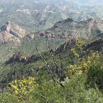 Piuma/Stunt Trailhead - Crags of Malibu Creek State Park, and Mulholland Drive, to the north - Hiking Near Me - Calabasas, California Piuma/Stunt Trailhead - Crags of Malibu Creek State Park, and Mulholland Drive, to the north - Hiking Near Me - Calabasas, California