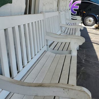 Dobbin House Tavern - Front benches. - Bars Near Me - Gettysburg, Pennsylvania