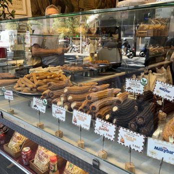 Xurreria Trebol - Desserts Near Me - Barcelona, B Xurreria Trebol - Desserts Near Me - Barcelona, B