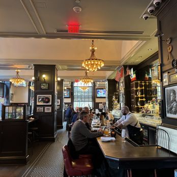 P. J. Clarke's - Inside - Cocktail Bars Near Me - Philadelphia, Pennsylvania P. J. Clarke's - Inside - Cocktail Bars Near Me - Philadelphia, Pennsylvania