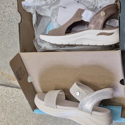 SKECHERS Warehouse Outlet - I tried on two different colors of Hands Free Slip-Ins style and decided on the Unstoppable Mocha Sparkle Color. 5/23/2025
