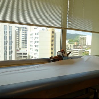 Izuka Byron H MD - In the exam room - Doctors Near Me - Honolulu, Hawaii Izuka Byron H MD - In the exam room - Doctors Near Me - Honolulu, Hawaii
