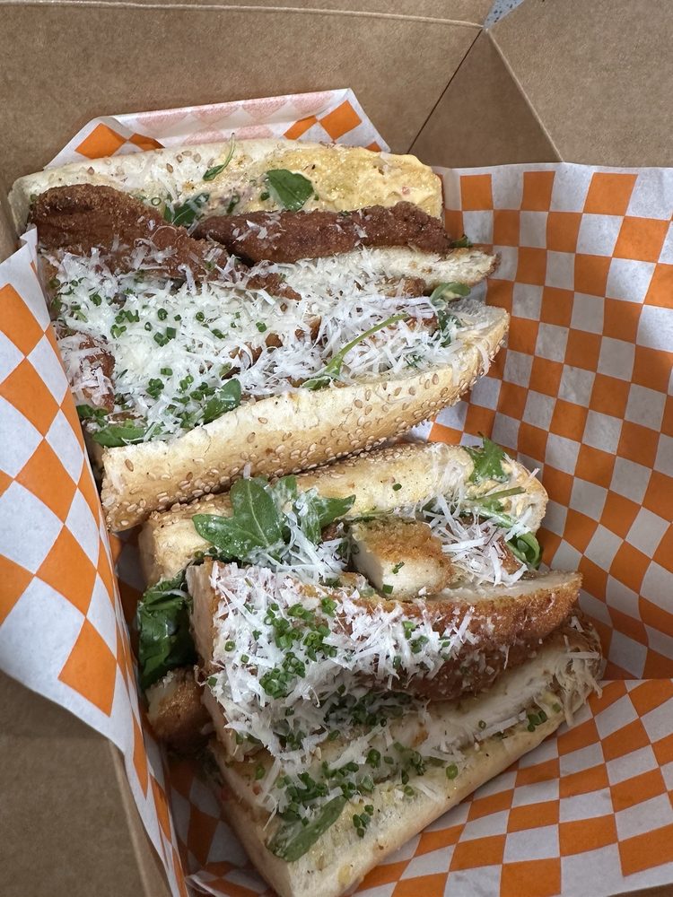 Smalls Provisions Logo