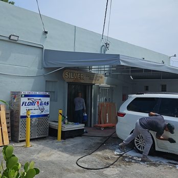 Silver Paint & Hardware Supply - Parking in the back of the building - Hardware Stores Near Me - Miami Beach, Florida Silver Paint & Hardware Supply - Parking in the back of the building - Hardware Stores Near Me - Miami Beach, Florida