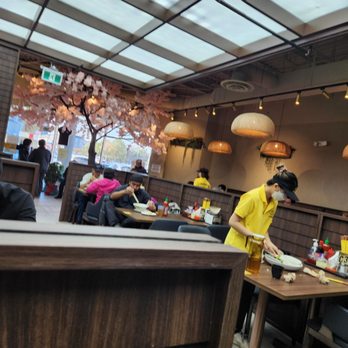 Pho Anh Vu - Seating, waiting area - Vietnamese Near Me - Richmond Hill, Ontario