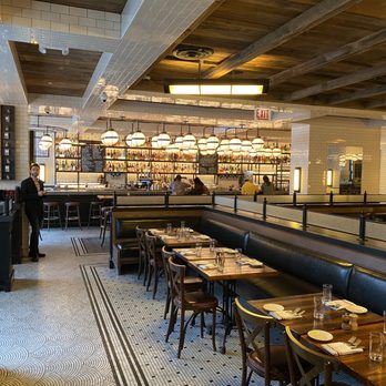 The Smith - Ambiance - New American Near Me - Chicago, Illinois