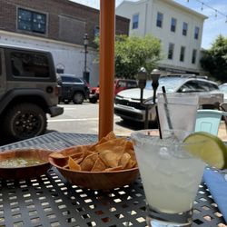 Mill Street Cantina - Chips, salsa & margarita