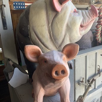 On the Side Bbq - Pigs - Barbeque Near Me - Cashiers, North Carolina