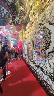 New Robot Restaurant Show by null