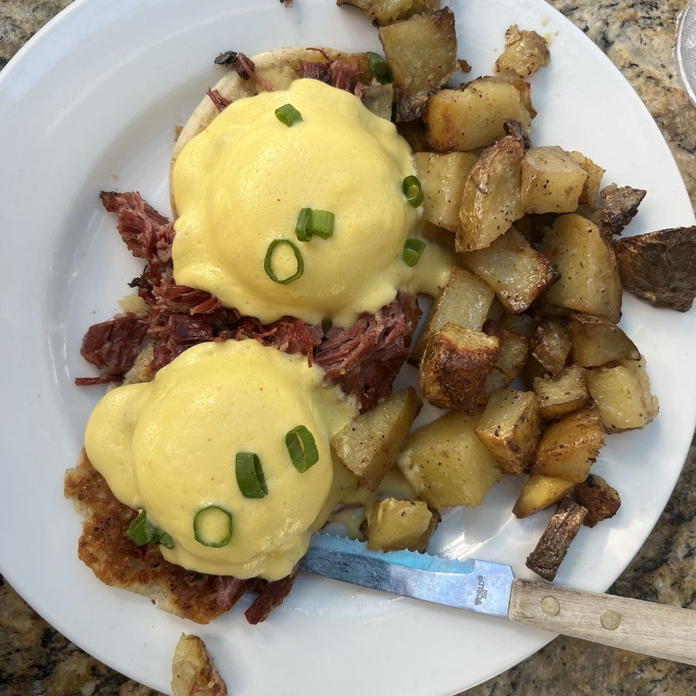 Corned beef hash Benedict Corned beef hash Benedict