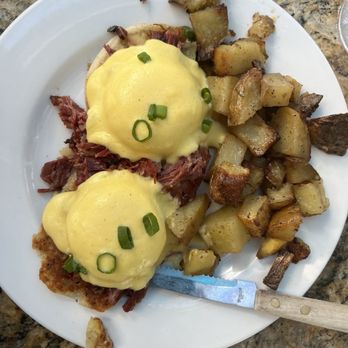 The Breakfast Cottage - Corned beef hash Benedict - Breakfast & Brunch Near Me - Nokomis, Florida The Breakfast Cottage - Corned beef hash Benedict - Breakfast & Brunch Near Me - Nokomis, Florida