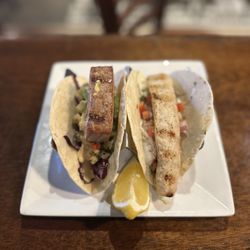 Pearlz Oyster Bar - Tuna and Mahi tacos