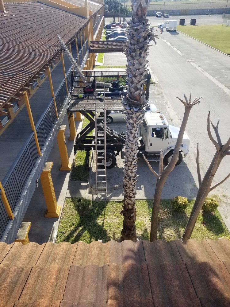 Slide of Mako Roofing And Design