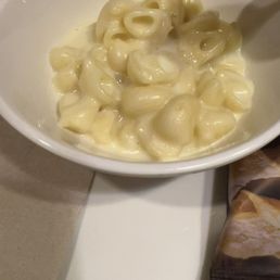 macaroni and cheese, plus chips