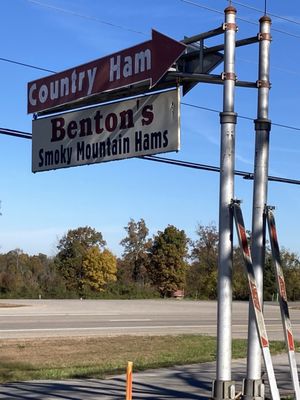 Benton's Smoky Mountain Country Hams & Bacon by null