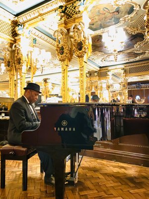 Alex Dilling at Hotel Café Royal by null