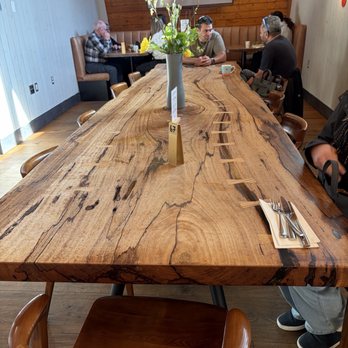 Isetta Cafe Bistro - Seating with unique style - Cafes Near Me - West Vancouver, British Columbia