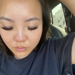 Wispy light lashes