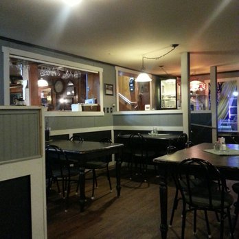 Linden Hotel - the dining area of the restaurant - American Near Me - Linden, Michigan