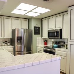 Aleigh Lozinak Photography - Full Kitchen