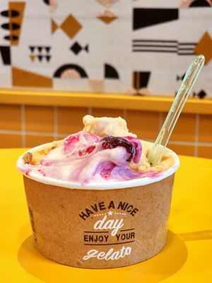 Motoretta Gelato by null