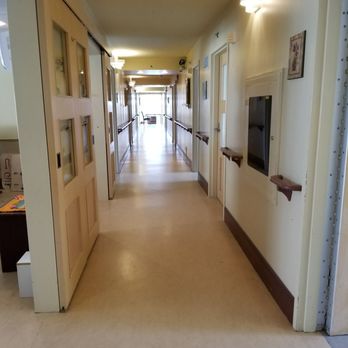 Saint-Brigid's Home - Hallway in ward - Medical Centers Near Me - Quebec City, Quebec