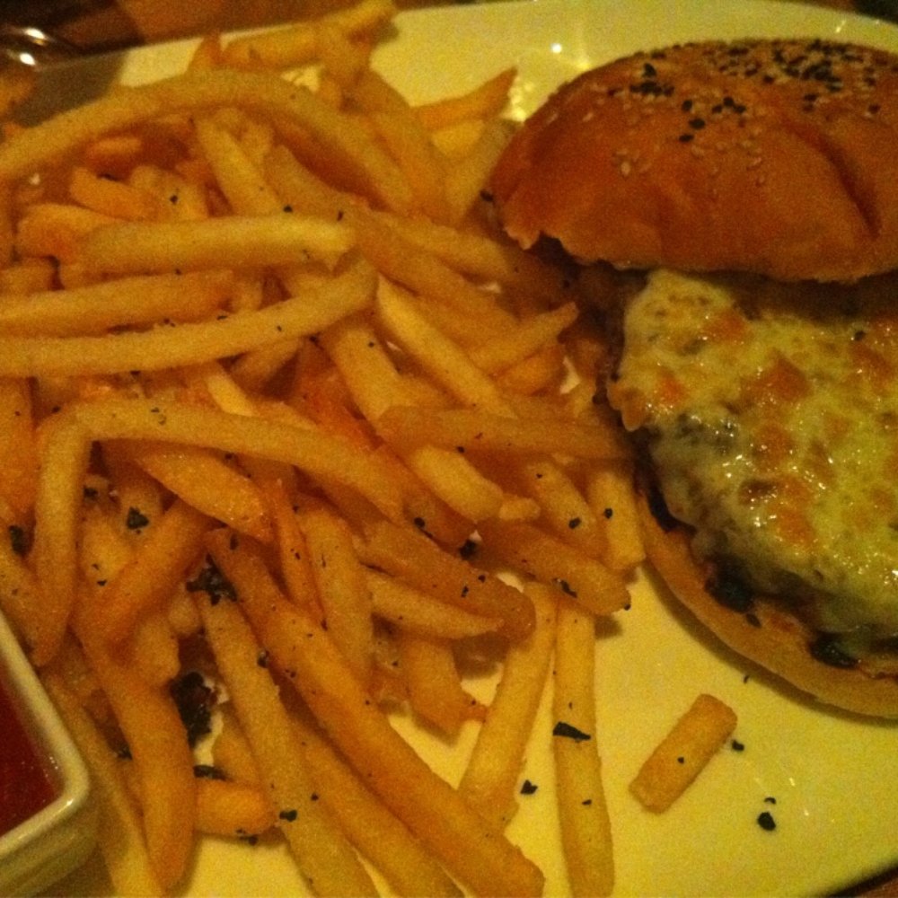 Pamplemousse Grille - Kobe burger with truffle fries - New American Near Me - Solana Beach, California