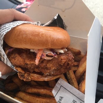 Chi Tea - Big bird chicken sandwich with seasoned fries - Bubble Tea Near Me - Lombard, Illinois