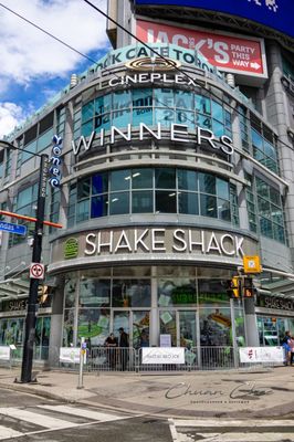 Shake Shack - Yonge & Dundas by null
