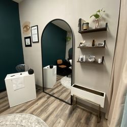 Skin Therapy by Jc - Another room. Another work area. (I believe it's occupied now)
