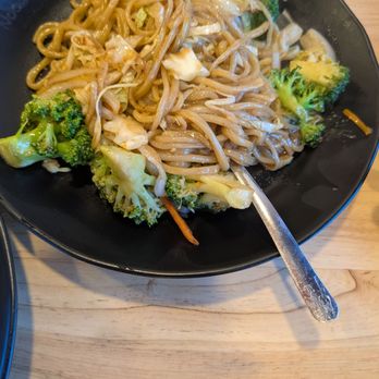 Noodle & Bun - Veg chow mein - Chinese Near Me - San Diego, California Noodle & Bun - Veg chow mein - Chinese Near Me - San Diego, California