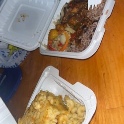 Sisters Island Cuisine - Macaroni & Cheese Oxtail & Beans