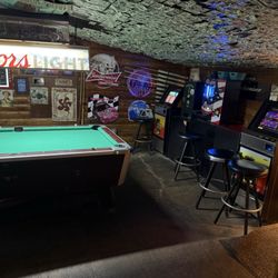The Log Cabin - Pool table and video poker