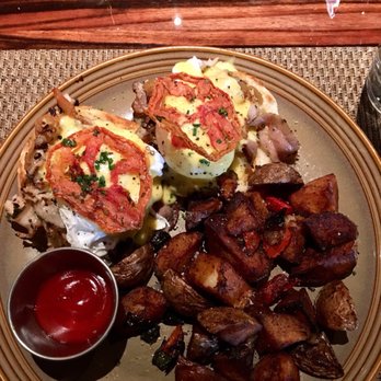 Roanoke - Porchetta Eggs Benedict - Cocktail Bars Near Me - Chicago, Illinois Roanoke - Porchetta Eggs Benedict - Cocktail Bars Near Me - Chicago, Illinois
