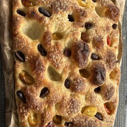 Pane e Pronto - Tomato & Olive Focaccia (4.5/5)