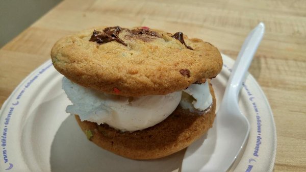 Insomnia Cookies by null