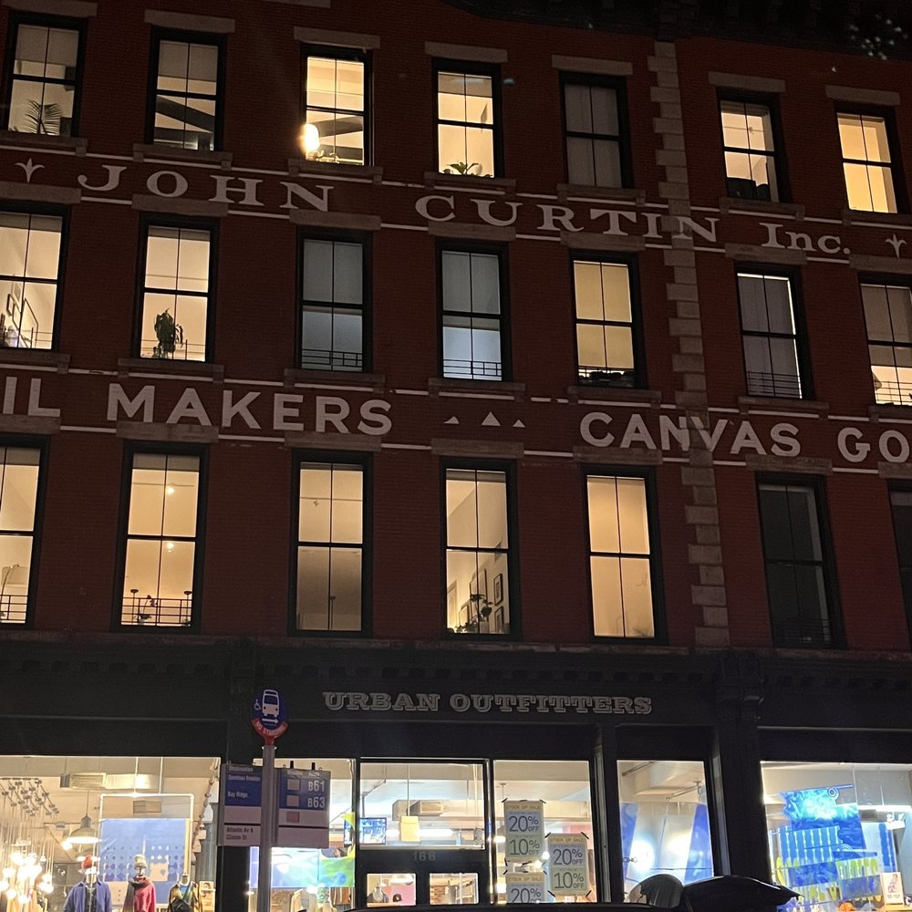 URBAN OUTFITTERS CLOSED Updated June 2024 16 Photos & 34 Reviews