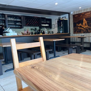 Pachamanka Authentic Peruvian Cuisine - 5/25/23 Interior, bar - Peruvian Near Me - Hollywood, Florida