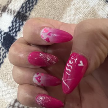 Lucky V Salon - Nail Salons Near Me - Martinez, California