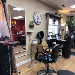 Victoria's - Beautiful salon Great ladies!