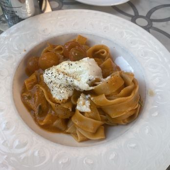 Fiorella - Fettuccini pomodoro - Pasta Shops Near Me - Philadelphia, Pennsylvania Fiorella - Fettuccini pomodoro - Pasta Shops Near Me - Philadelphia, Pennsylvania