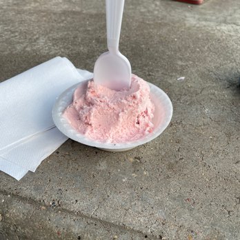 The Windmill Ice Cream Shoppe - Delicious hard pack ice cream - Ice Cream & Frozen Yogurt Near Me - Tomahawk, Wisconsin The Windmill Ice Cream Shoppe - Delicious hard pack ice cream - Ice Cream & Frozen Yogurt Near Me - Tomahawk, Wisconsin