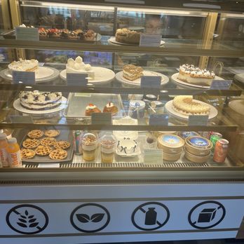 Fit Cake - Display case - Bakeries Near Me - Toronto, Ontario