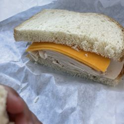 Roadees Cafe - Kids turkey and cheese