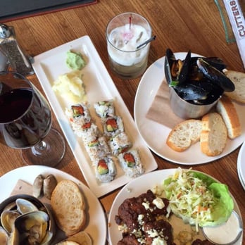 Cutters Crabhouse - Great happy hour spot! Salmon roll, penn cove mussels, clams, buffalo wings and drinks - Seafood Near Me - Seattle, Washington Cutters Crabhouse - Great happy hour spot! Salmon roll, penn cove mussels, clams, buffalo wings and drinks - Seafood Near Me - Seattle, Washington