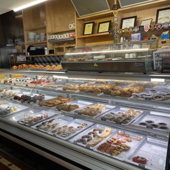 Roc's Café - a display of pastries and pastries - Bakeries Near Me - Elizabeth, New Jersey
