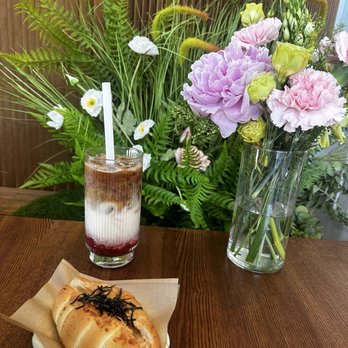Kissa by Motto - Strawberry latte and mentaiko shio pan - Cafes Near Me - Pasadena, California Kissa by Motto - Strawberry latte and mentaiko shio pan - Cafes Near Me - Pasadena, California