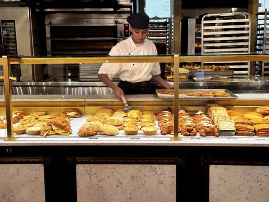 Les Halles Boulangerie-Patisserie by null